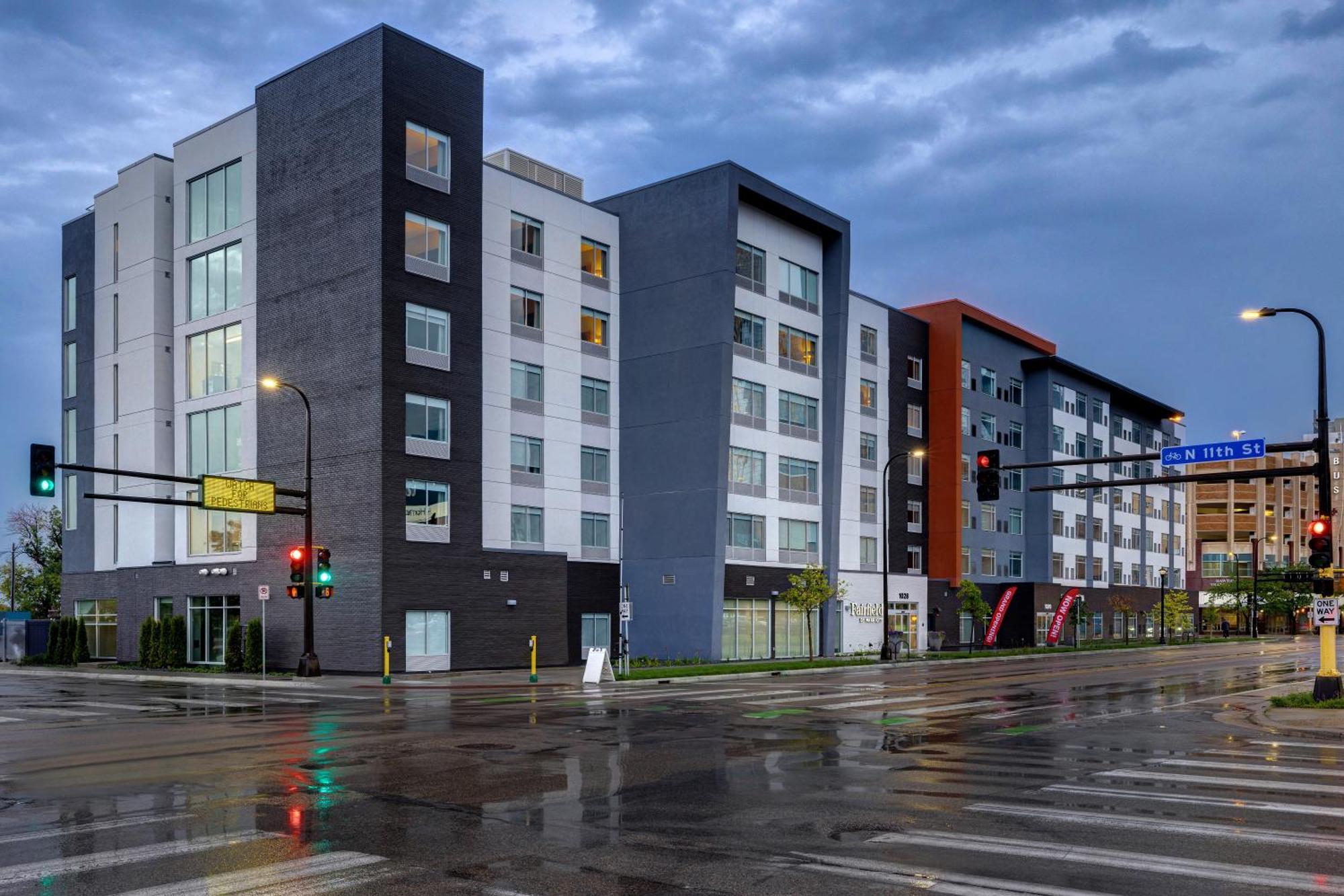 Fairfield By Marriott Inn & Suites Minneapolis Downtown מראה חיצוני תמונה